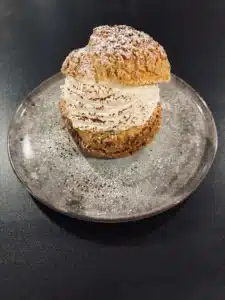 Choux à la crème et sa glace au chocolat artisanale