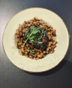 Mijotée de bœuf façon Bouill’O, coquillettes nominettes